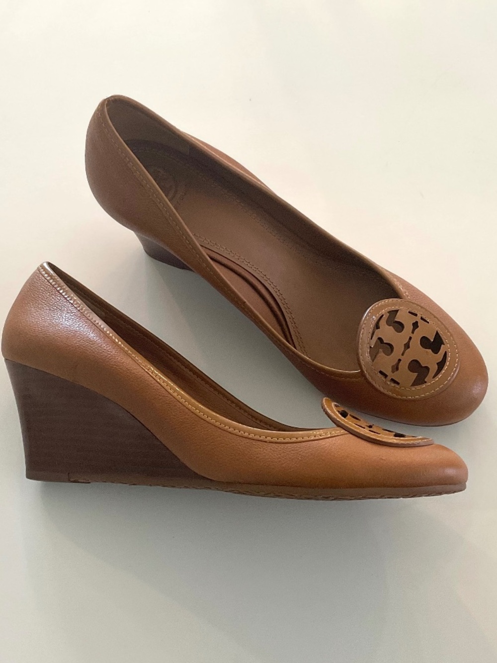 TORY BURCH Classic Wedged Heels Tan/Brown Size 8.5